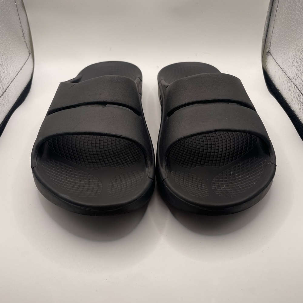 OOFOS Women's Black Slide Sandals - Picture 4 of 9